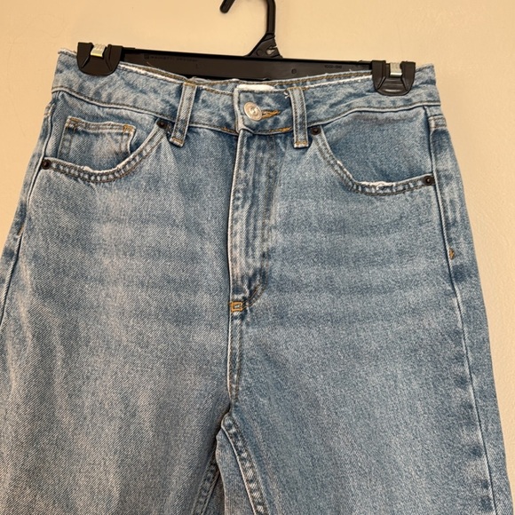 BDG High Rise Light Blue Women's mom Jeans 26 - Picture 2 of 7
